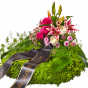 Trauerkranz mit rosa Lilien