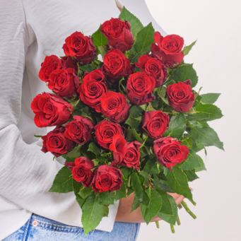 Red Fairtrade roses in a bunch with vase & Balloon
