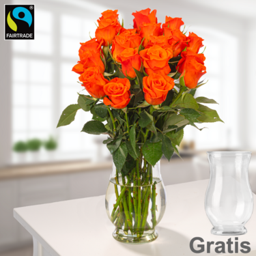 frisch gebunden Orange Fairtrade Rosen im Bund mit Vase