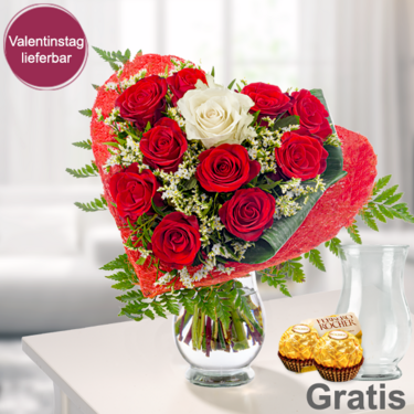 frisch gebunden Rosenstrauß Romeo mit Vase & 2 Ferrero Rocher