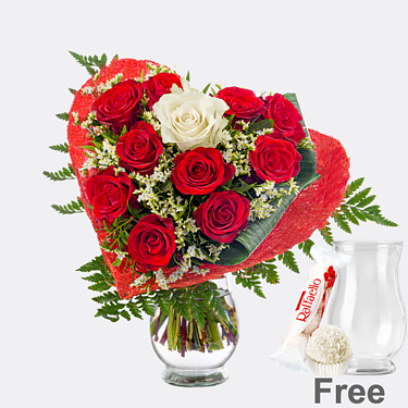 Rose Bouquet Romeo with vase & Ferrero Raffaello