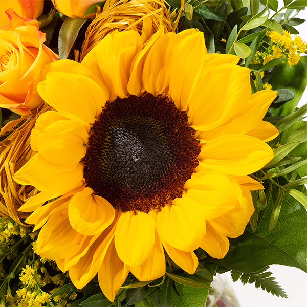 Flower Bouquet Vincent with vase & 3 Ferrero Giotto
