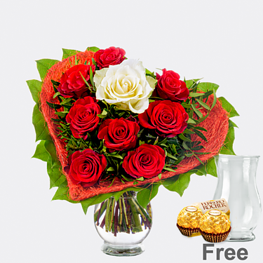 Rose Bouquet Amore with vase & 2 Ferrero Rocher