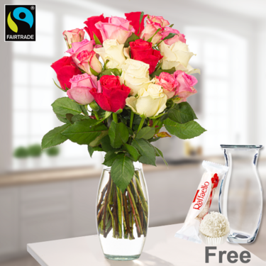 freshly tied Bunch of roses Zuckerwatte with vase & Ferrero Raffaello