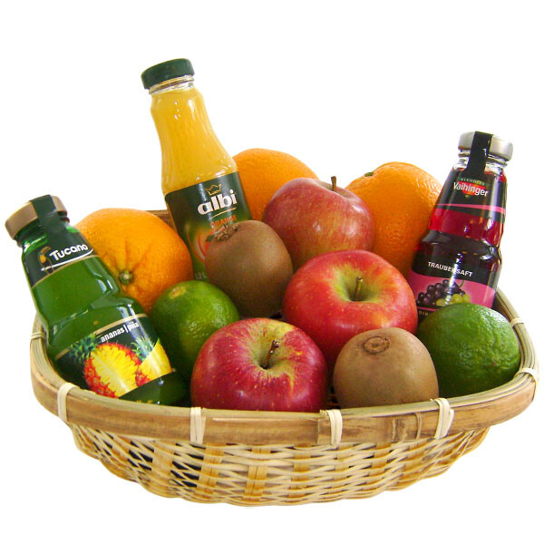 Our Fruit and Juice Gift Basket Send flowers online with FloraPrima.de