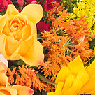Blumenstrauß Herbstglühen mit Vase & Ferrero Raffaello