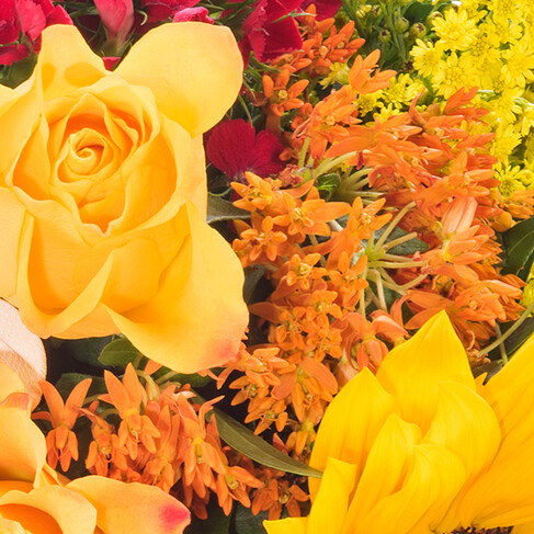 Blumenstrauß Mamas Lächeln mit Vase & Ferrero Giotto 3er