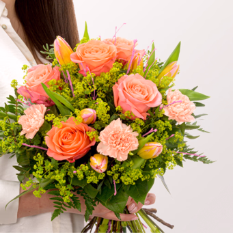 Flower Bouquet Frühlingsherz with vase & 3 Ferrero Giotto