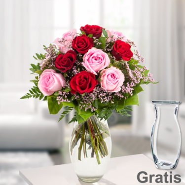 frisch gebunden Rosenstrauß Harmony mit Vase
