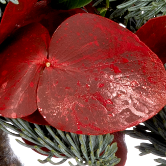 Blumenstrauß Sweet Christmas mit Vase & Ferrero Giotto 3er