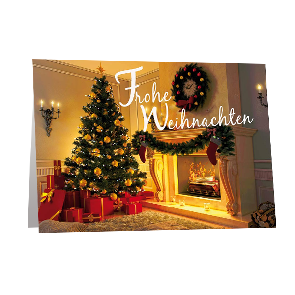 Motivkarte "Frohe Weihnachten" vor dem Kamin