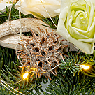 Arrangement Winterwunderland mit Lichterkette, mit 2 Ferrero Rocher