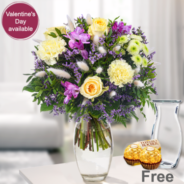 freshly tied Flower Bouquet Landleben with Vase & 2 Ferrero Rocher