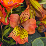 Flower Bouquet Blumensymphonie with vase & 3 Ferrero Giotto