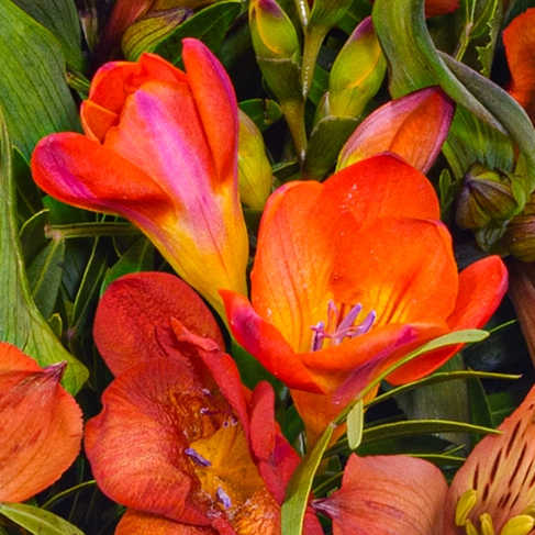 Blumenstrauß Blumensymphonie mit Vase & Ferrero Giotto 3er
