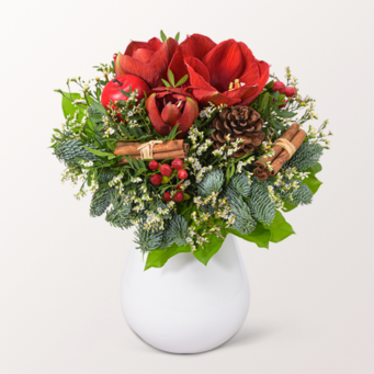 Blumenstrauß Winterstimmung mit Vase & Ferrero Giotto 3er