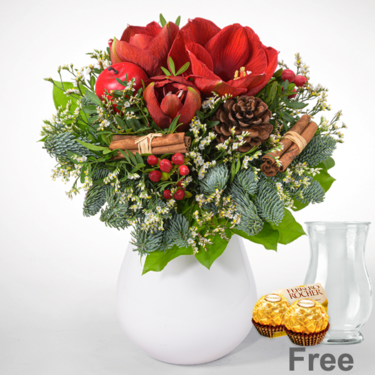 freshly tied Flower Bouquet Winterstimmung with vase & 2 Ferrero Rocher