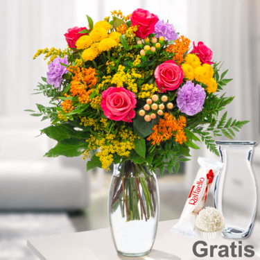 frisch gebunden Blumenstrauß Bunter Sommer mit Vase & Ferrero Raffaello