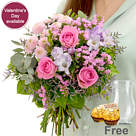 Flower Bouquet Liebesnest with vase & 2 Ferrero Rocher