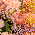 Premium Bouquet Samtweich with premium vase & 2 Ferrero Rocher