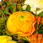 Flower Bouquet Frühlingsstrahl with vase & 3 Ferrero Giotto
