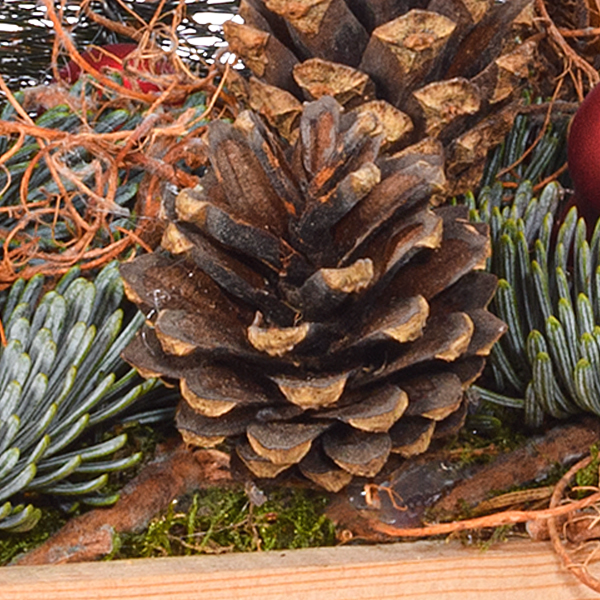 Red Arrangement in Wooden Box with 3 Ferrero Giotto