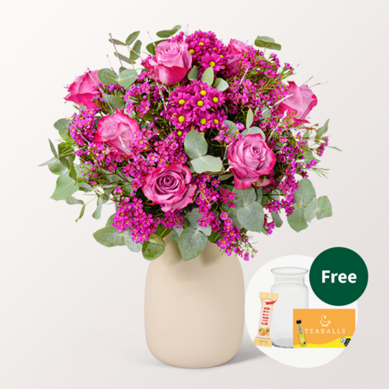 Flower Bouquet Sensation with vase & Teaballs & 3 Ferrero Giotto