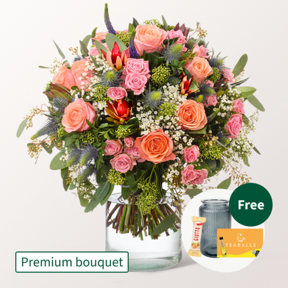 Premium Bouquet Herbstkuss with Premium Vase & Teaballs & 3 Ferrero Giotto