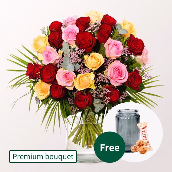 Premium Bouquet Rosenfest with Premium Vase & Balloon & Ferrero Giotto