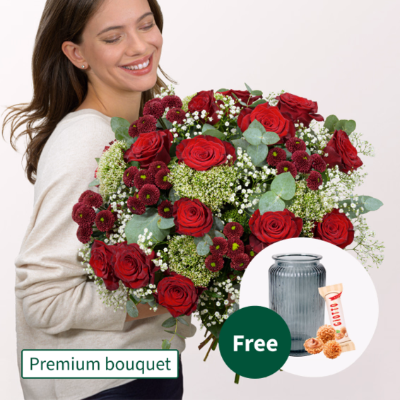 Premium Bouquet Märchenhaft with Premium Vase & 3 Ferrero Giotto