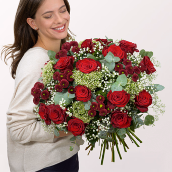 Premium Bouquet Märchenhaft with Premium Vase & 3 Ferrero Giotto