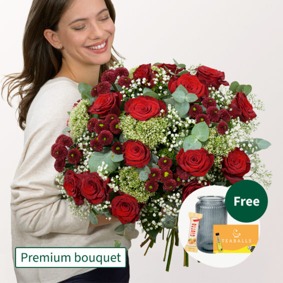 Premium Bouquet Märchenhaft with Premium Vase & Teaballs & 3 Ferrero Giotto