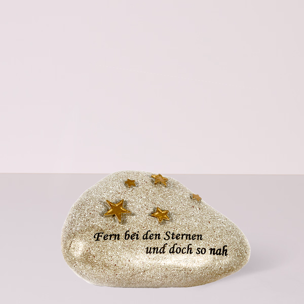 Verzierter Stein „Fern bei den Sternen...“