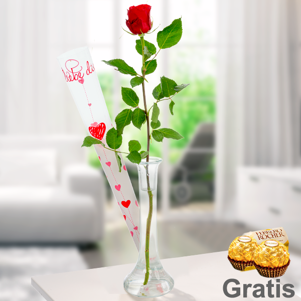Rote, langstielige Rose in Köcher mit Herzen "Ich liebe Dich" mit Vase & 2 Ferrero Rocher