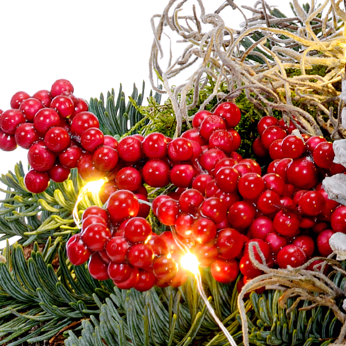 Arrangement Santa mit Lichterkette & mit Ferrero Giotto 3er