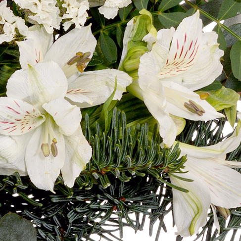 Premium Bouquet Winterliebe with Premium Vase & 3 Ferrero Giotto