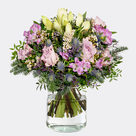 Premium Bouquet Winterhauch with premium vase & 2 Ferrero Rocher