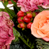Premiumstrauß Winterzauber mit Premiumvase & Ferrero Giotto 3er