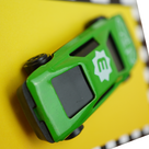 Geburtstagskarte mit Spielzeugauto-Applikation
