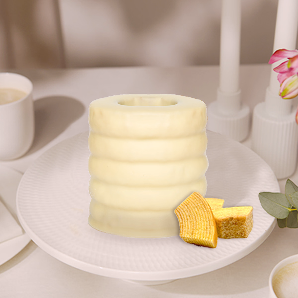 Baumkuchen mit weißer Edel-Vollmilchkuvertüre