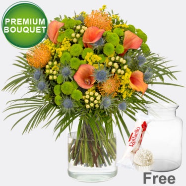 Premium Bouquet Traumhaft with premium vase & Ferrero Raffaello