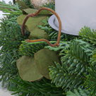 Adventskranz Weißer Advent (Ø 30 cm) mit 2 Ferrero Rocher