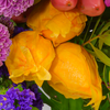 Premiumstrauß Herbsttanz mit Premiumvase & Teaballs & Ferrero Giotto 3er