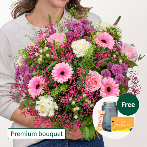 Premium Bouquet Herbstkind with Premium Vase & Teaballs & 3 Ferrero Giotto