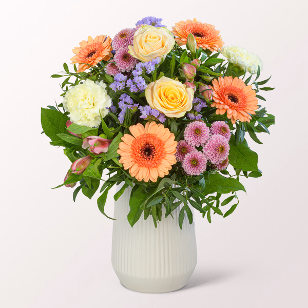 Blumenstrauß Blütenschönheit mit Vase & Ferrero Giotto 3er