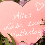 Blumenstrauß Mutterherz mit Vase & Ferrero Giotto 3er