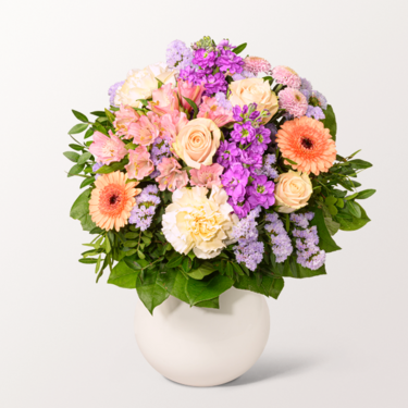 Blumenstrauß Muttertagstraum mit Vase & Ferrero Giotto 3er