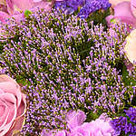 Blumenstrauß Pure Freude mit Vase & 2 Ferrero Rocher