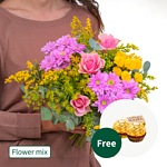 Flower Mix Blütengruß with 2 Ferrero Rocher