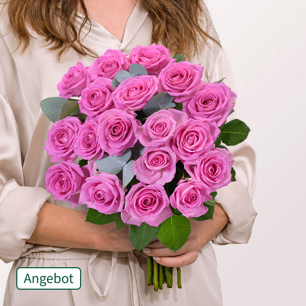 18 rosa Rosen mit Eukalyptus